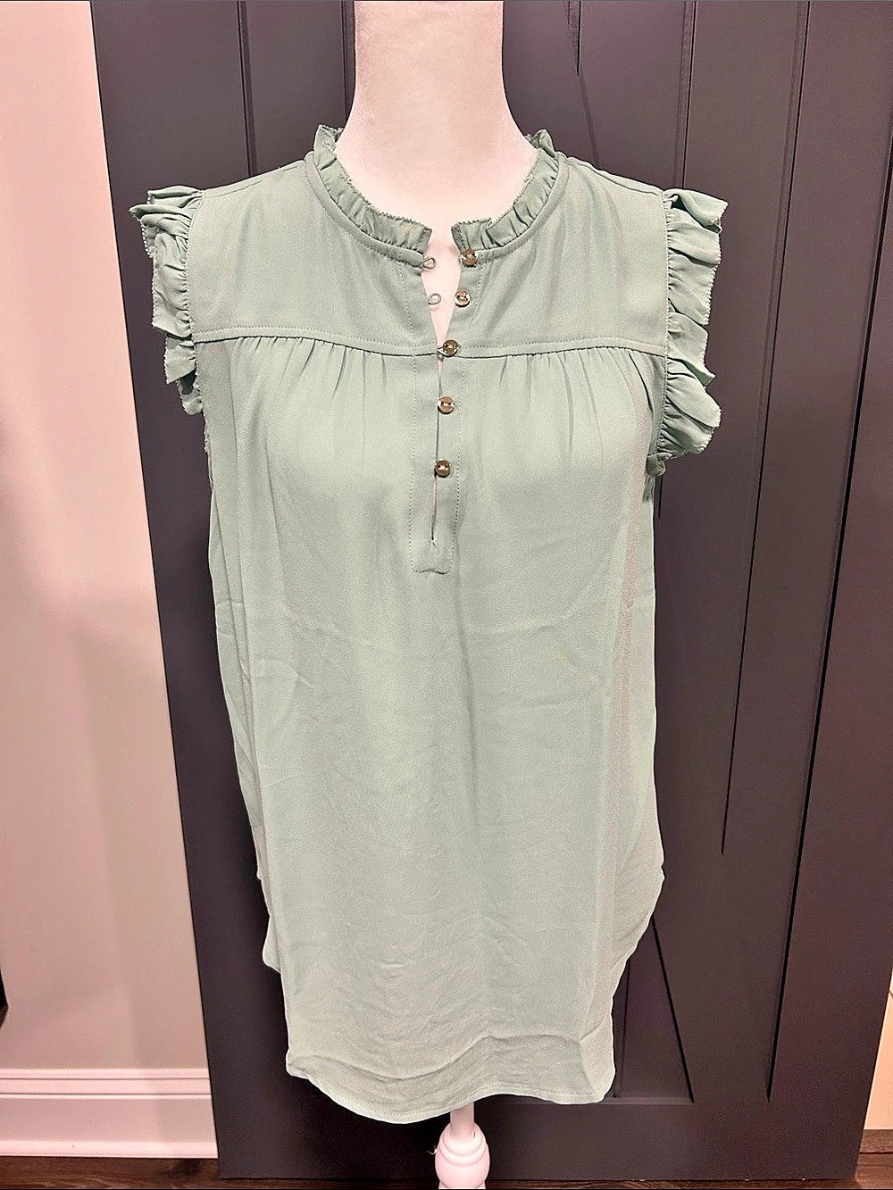 LOFT Ruffle Sleeve Blouse in Green Size Small Like New